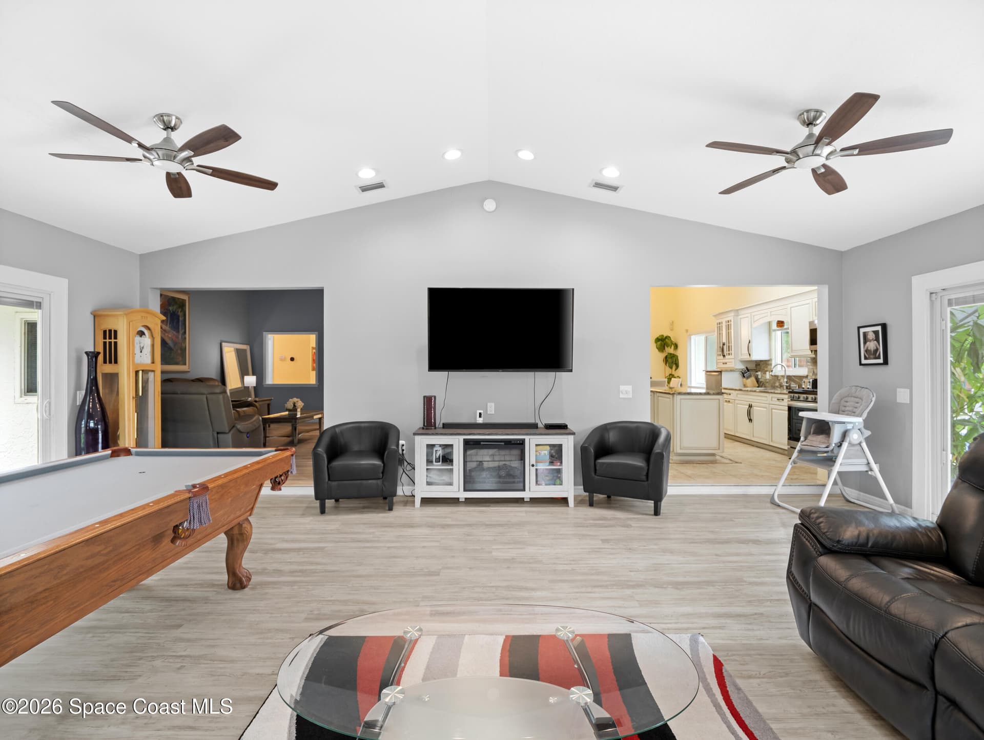 2582 Empire Avenue E photo 13