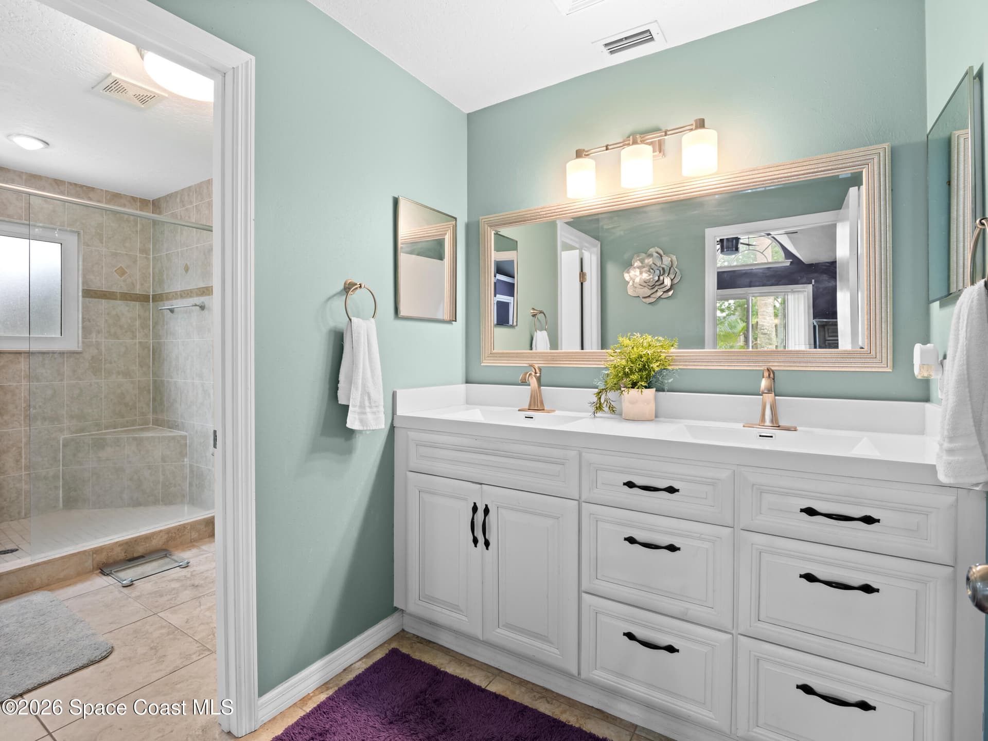 2582 Empire Avenue E photo 21