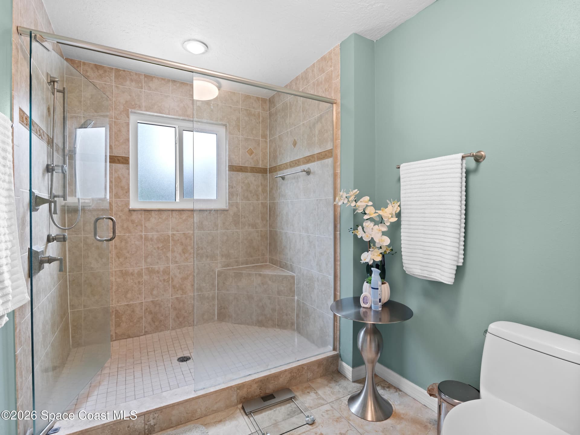 2582 Empire Avenue E photo 22