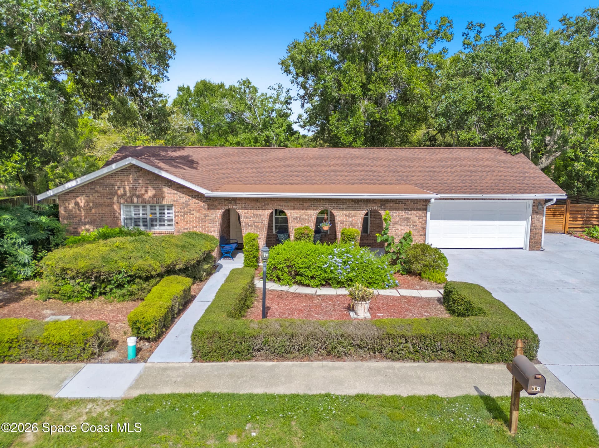 609 Manor Place photo 1