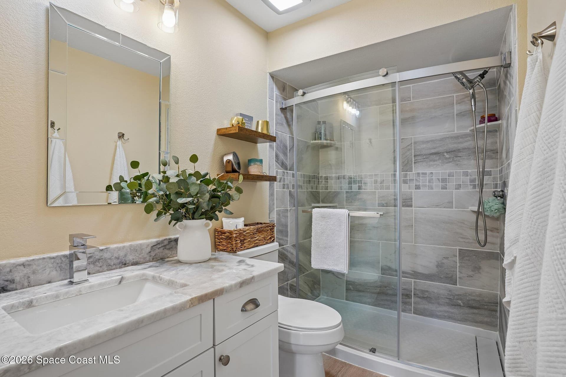 59 E Broad Street photo 21