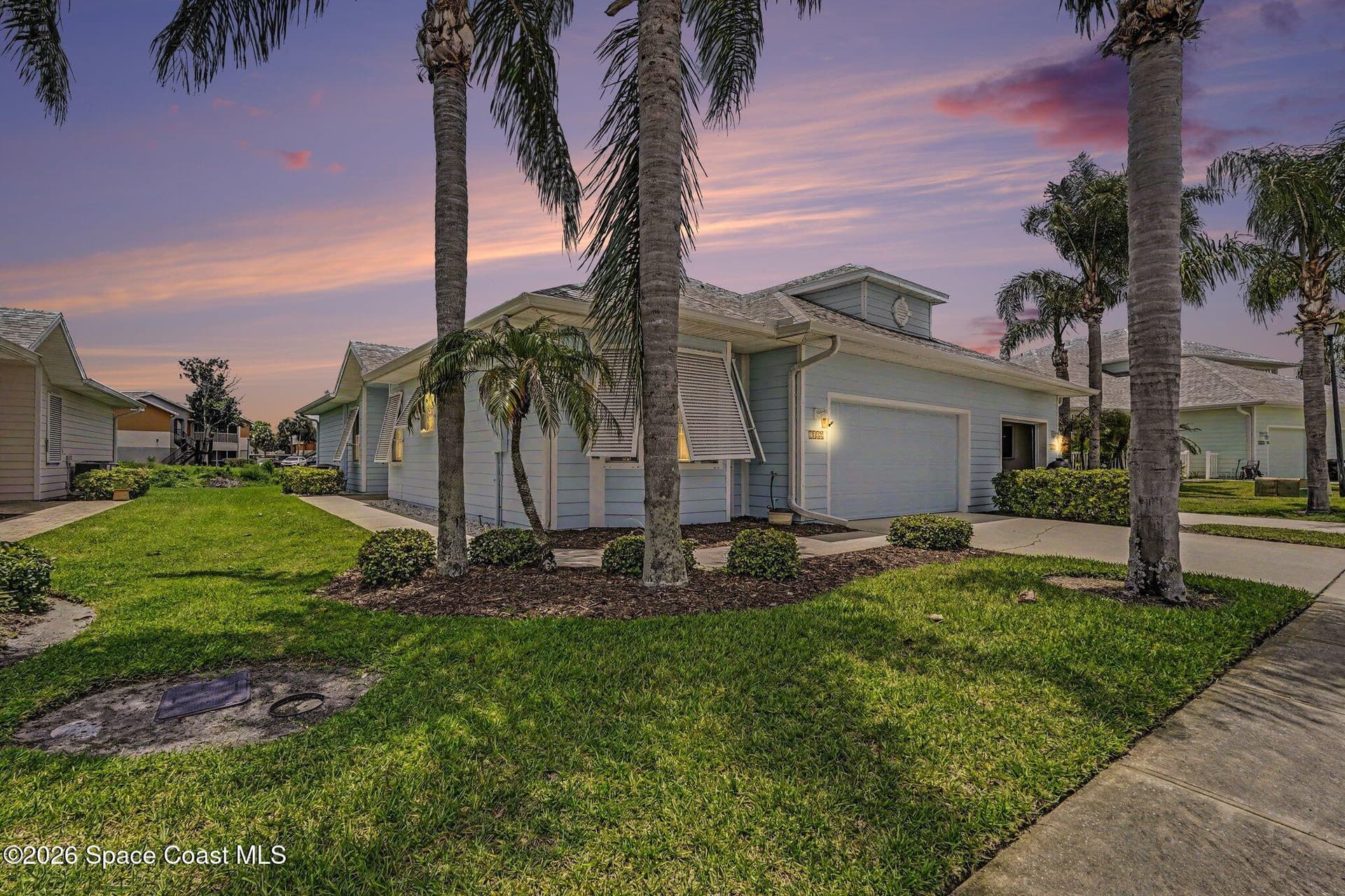 1022 Eleuthera Drive NE photo 2
