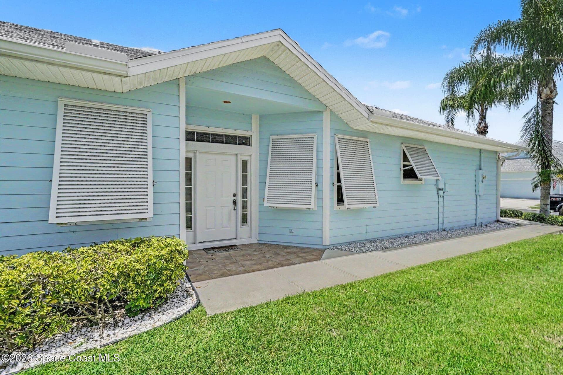 1022 Eleuthera Drive NE photo 3
