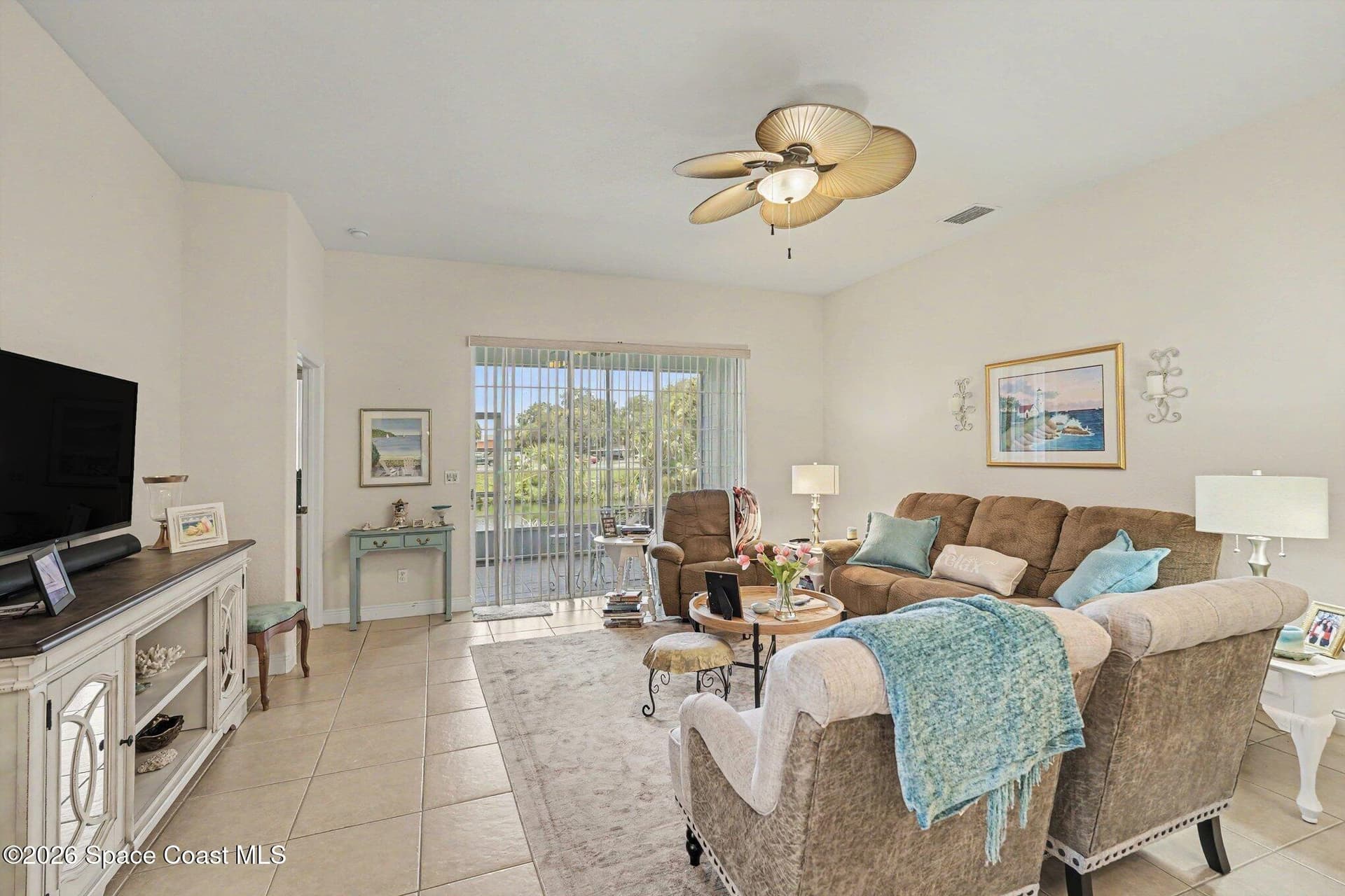 1022 Eleuthera Drive NE photo 4