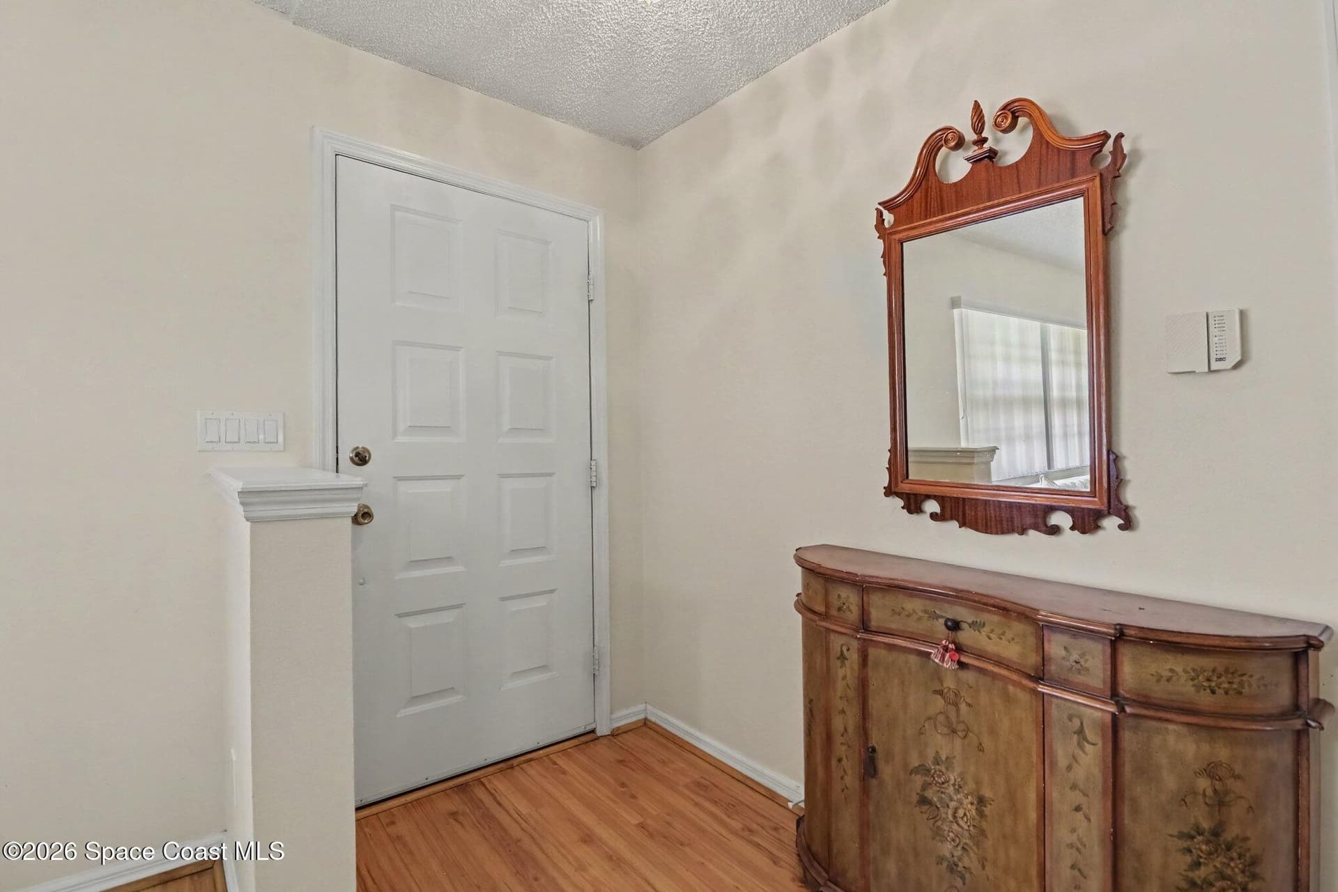 854 Hunters Creek Drive photo 6