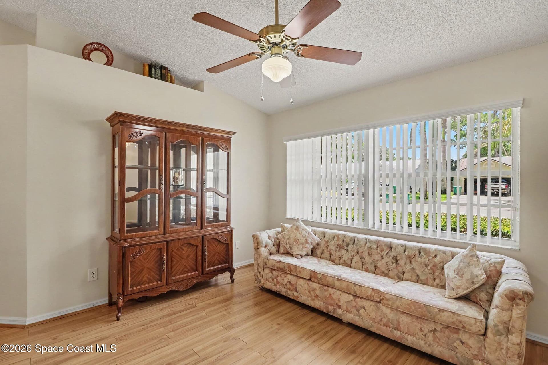 854 Hunters Creek Drive photo 9