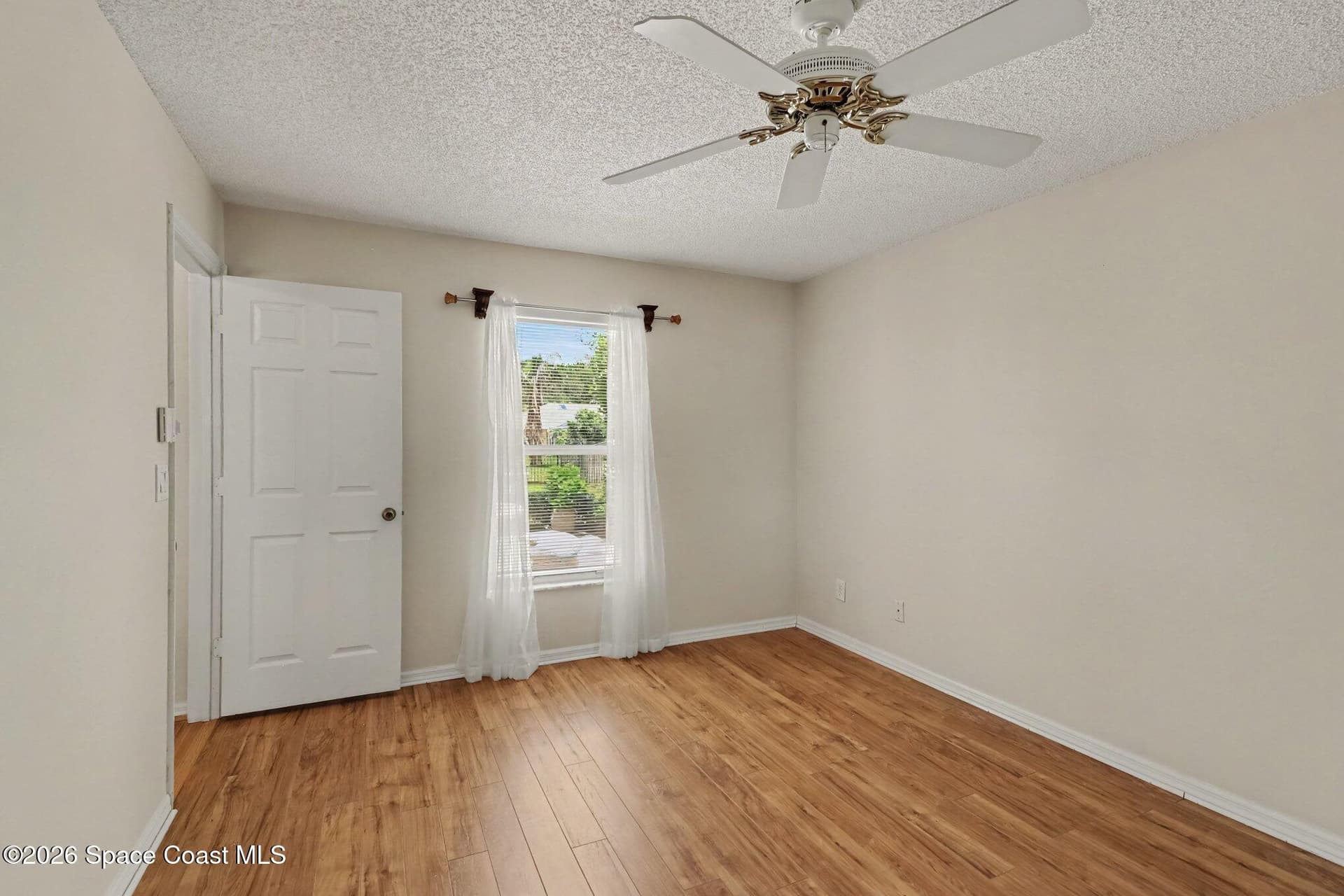 854 Hunters Creek Drive photo 22