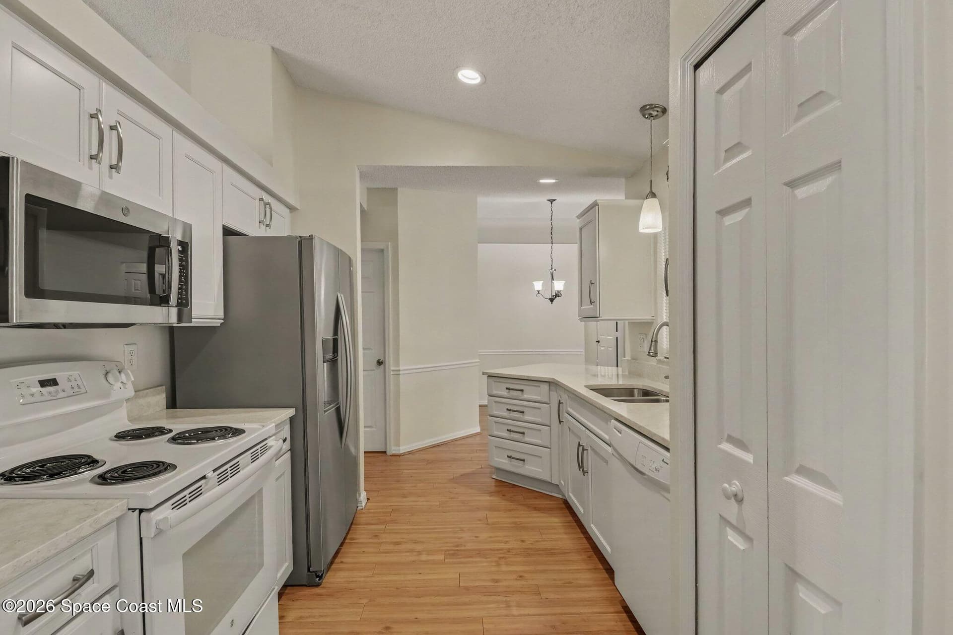 854 Hunters Creek Drive photo 13