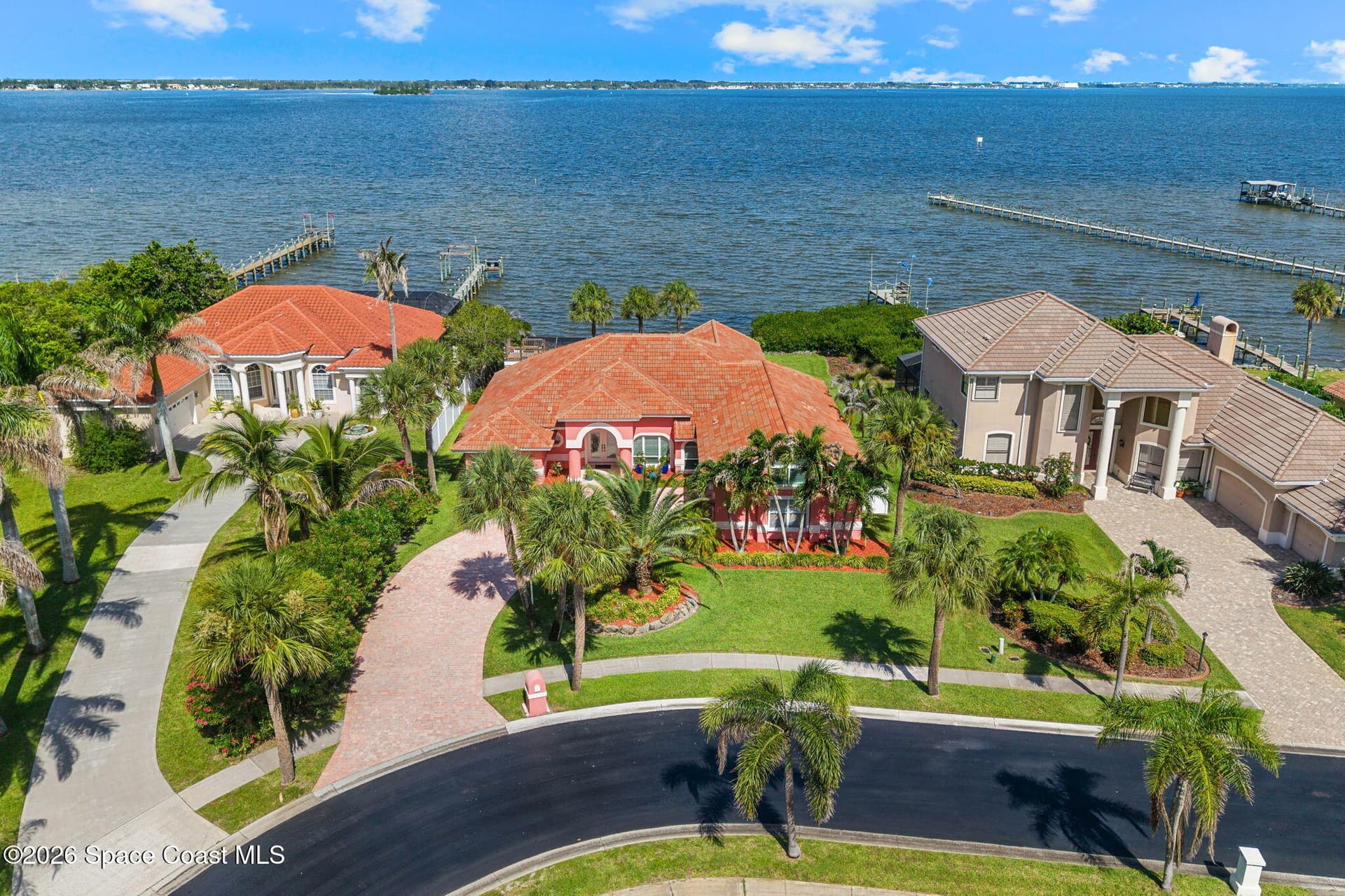 327 Island Drive photo 2