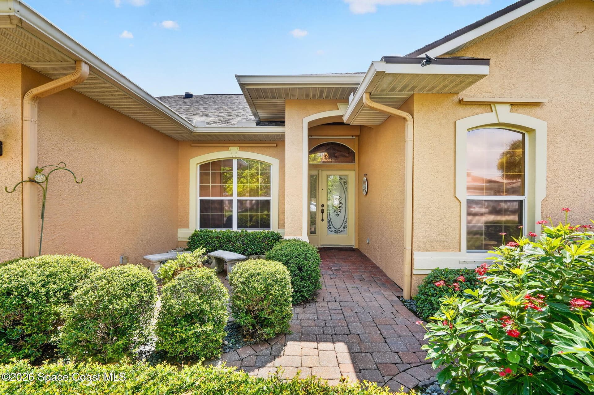 1871 Thesy Drive photo 3