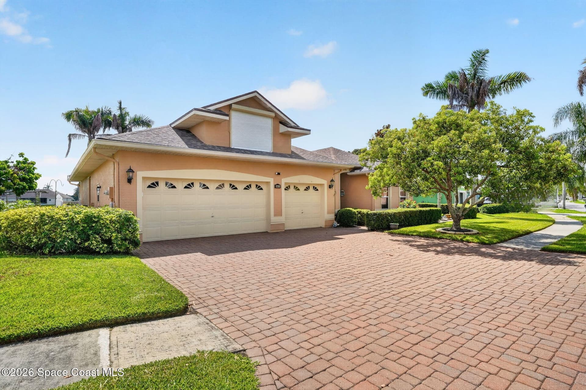 1871 Thesy Drive photo 2