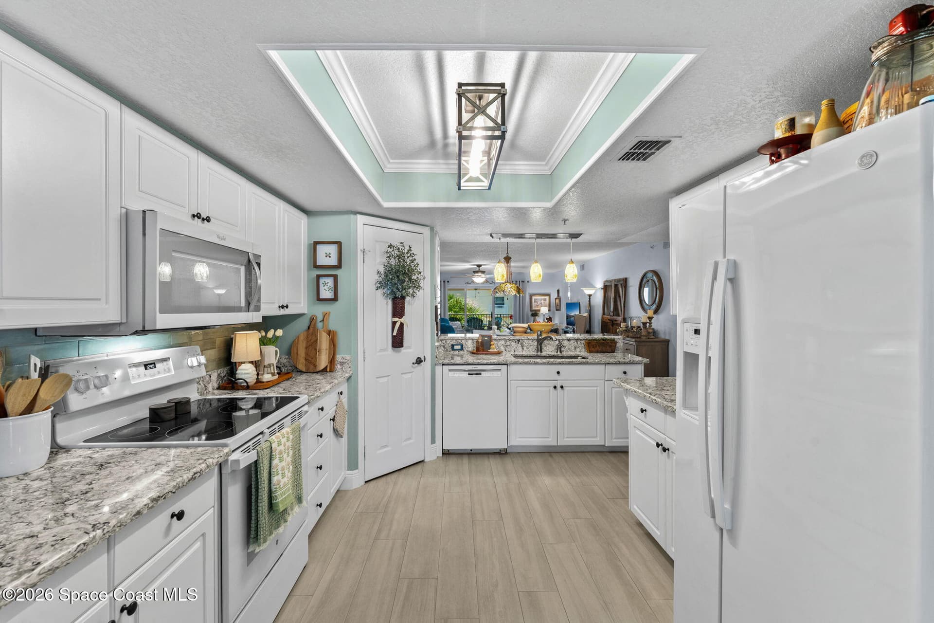 601 Shorewood Drive G303 photo 8