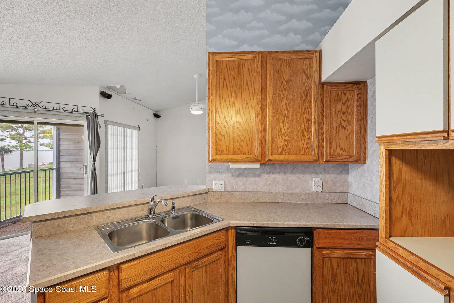 7150 N Highway 1 201 photo 9
