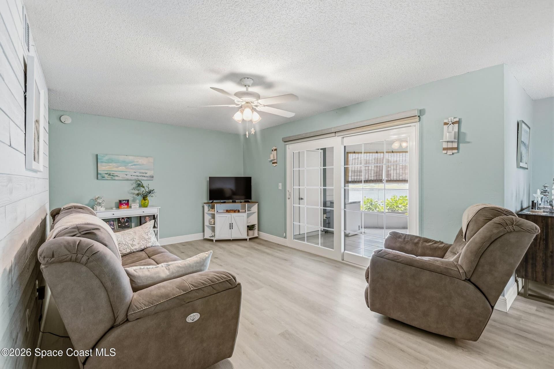 4640 Lake Waterford Way 3-102 photo 24