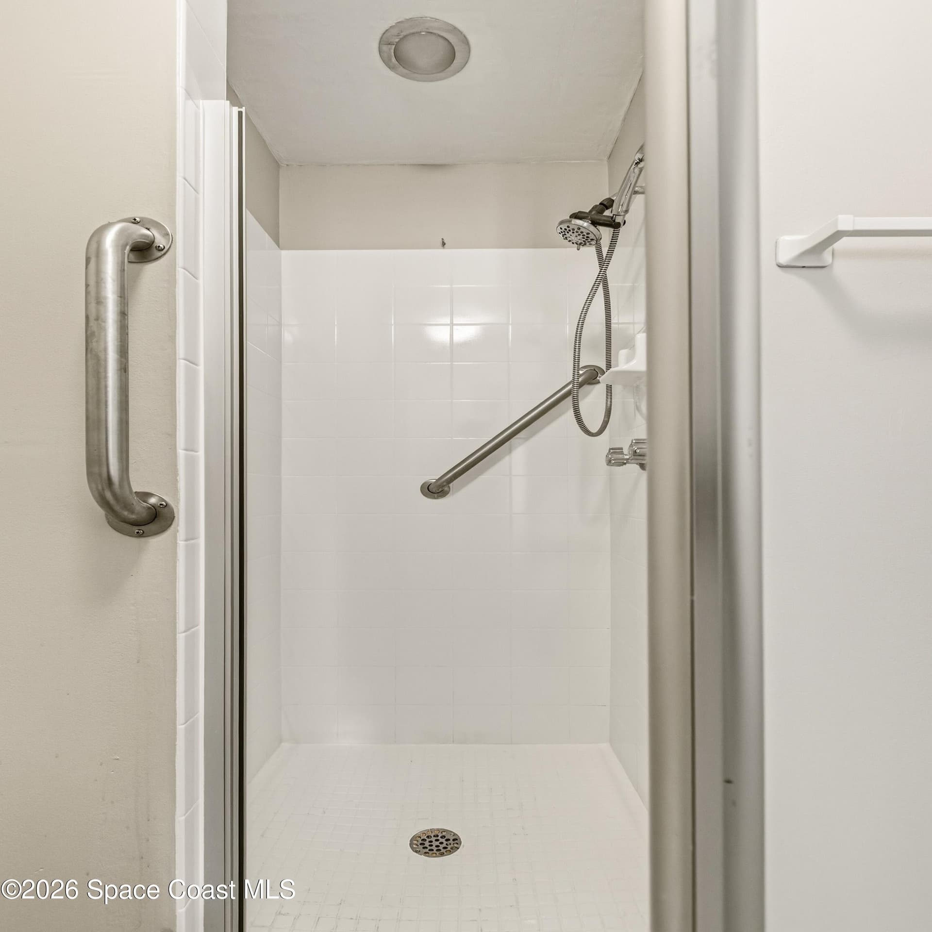 4640 Lake Waterford Way 3-102 photo 18