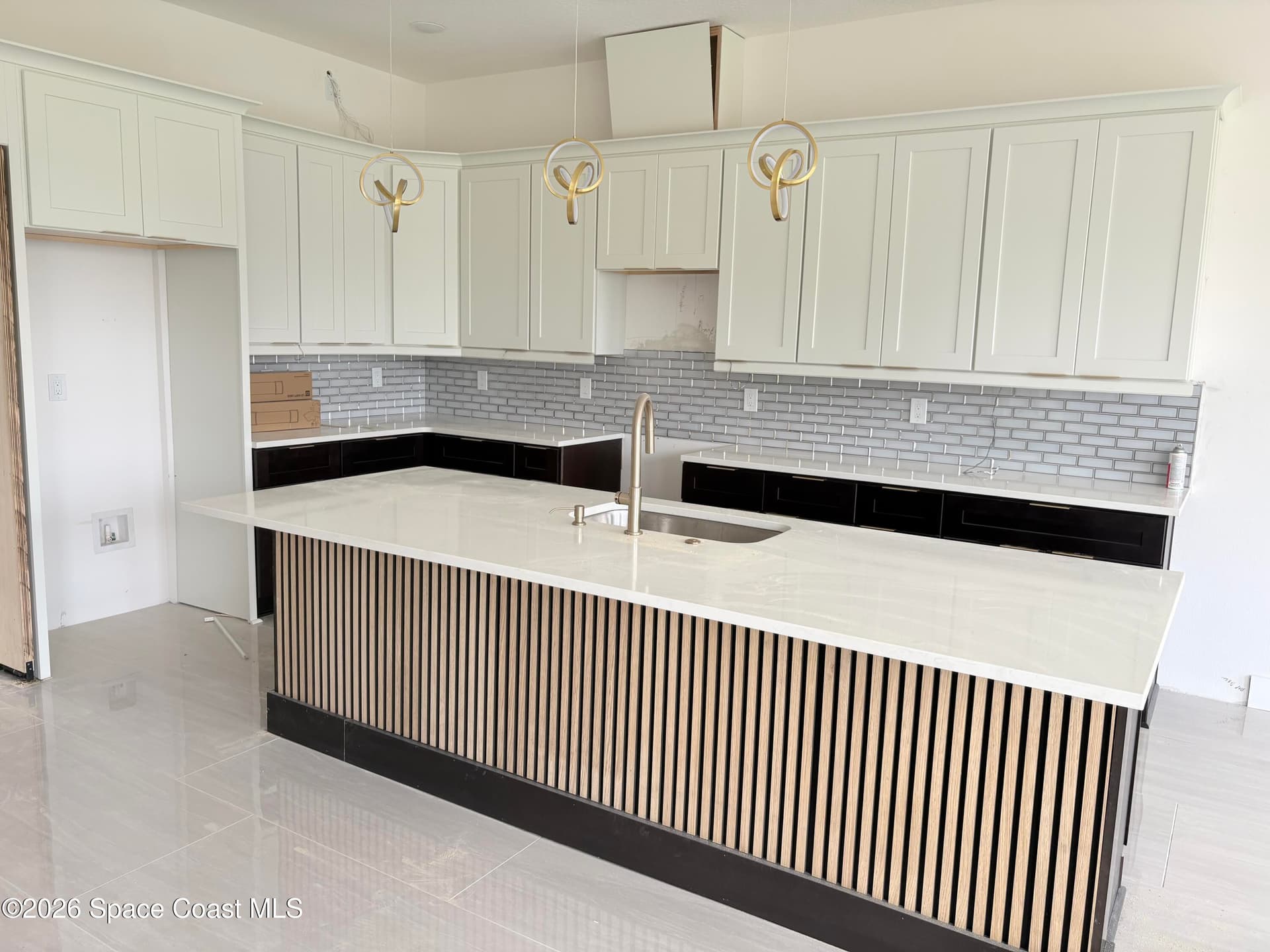 1121 River Drive NE photo 2