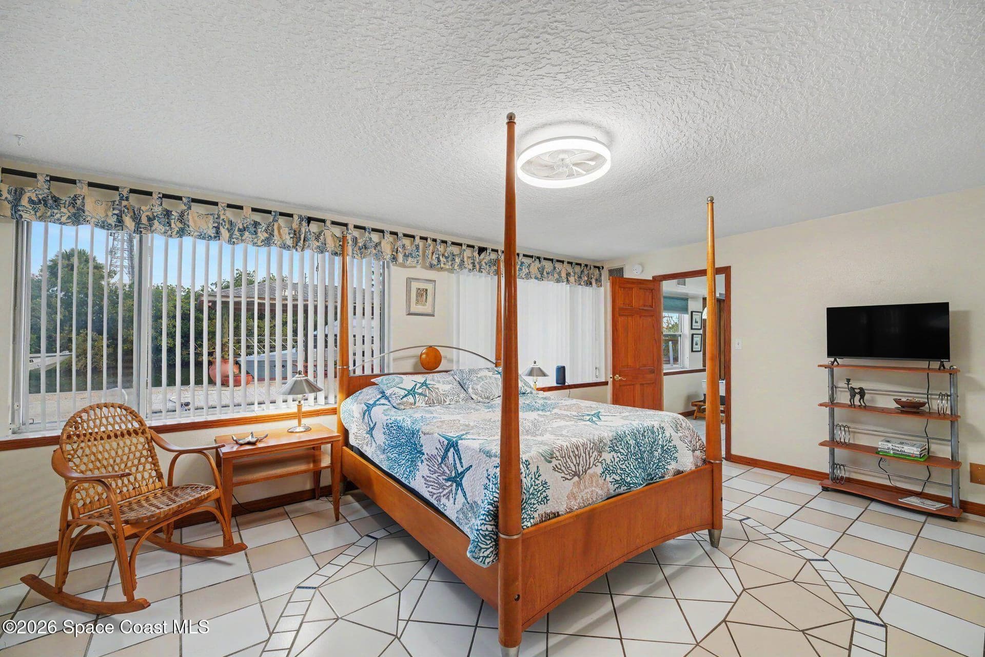 459 Angelo Lane photo 14