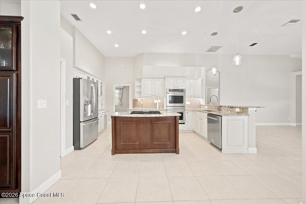 825 Thrasher Drive photo 11
