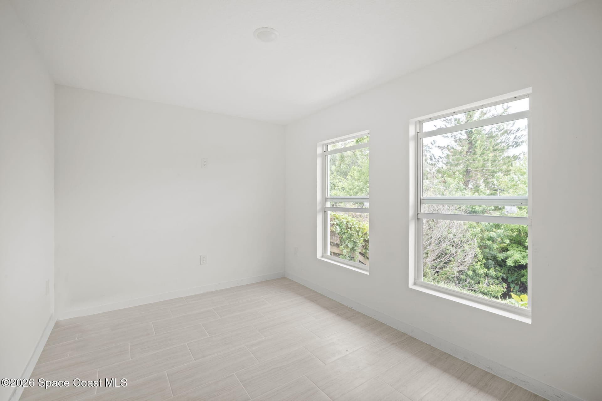 1121 River Drive NE photo 13