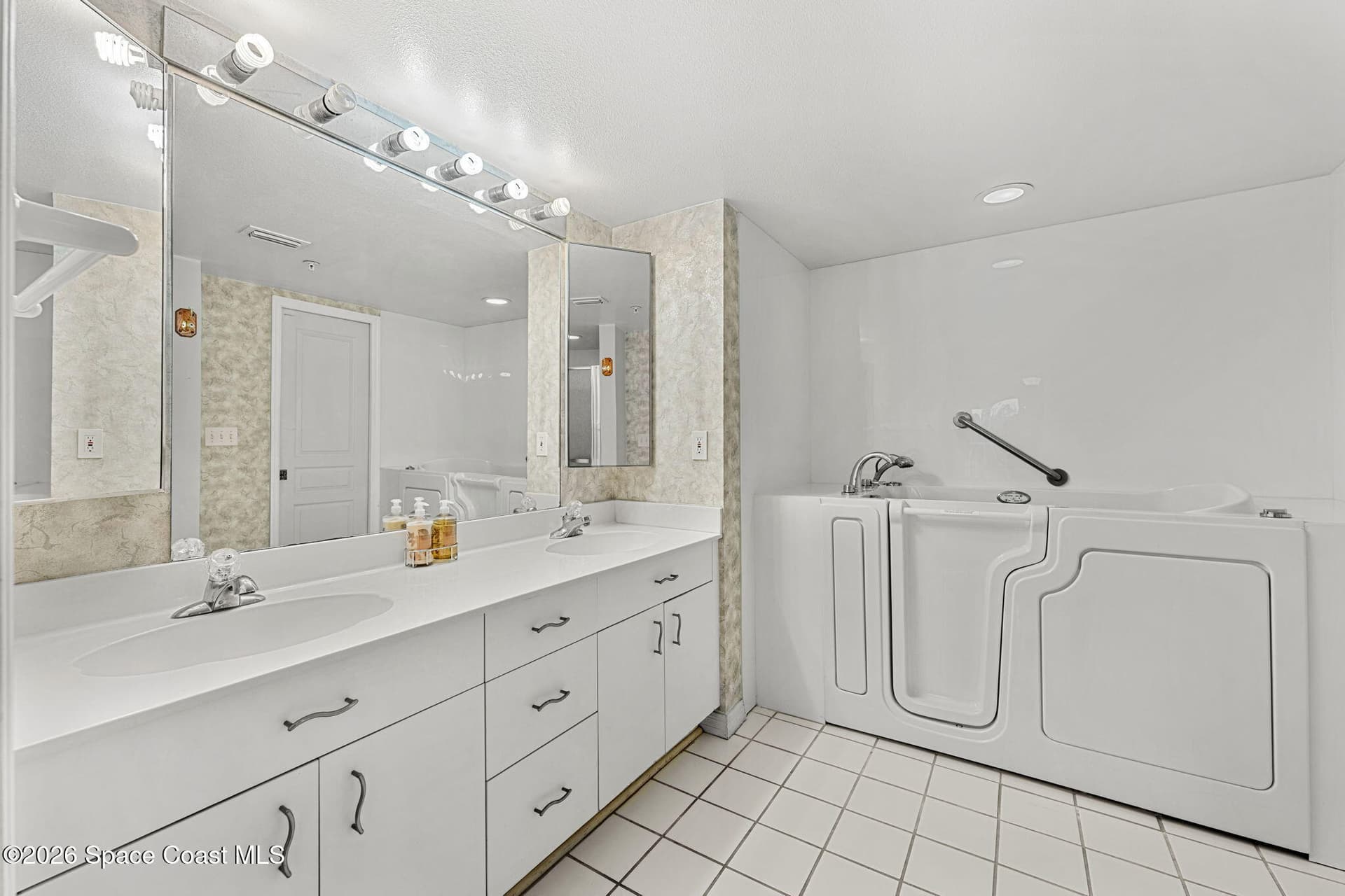 8700 Ridgewood Avenue B202 photo 22