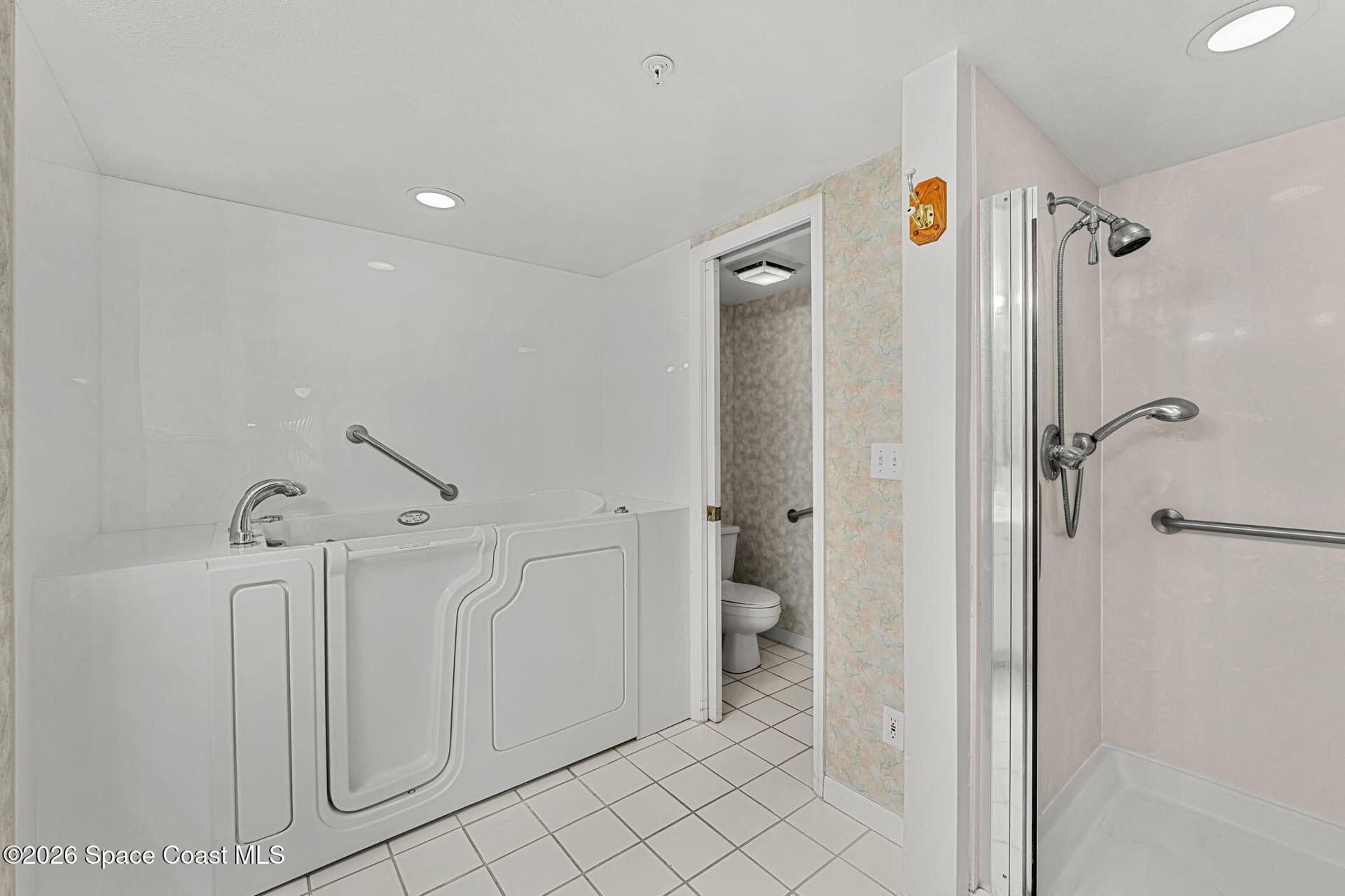 8700 Ridgewood Avenue B202 photo 23
