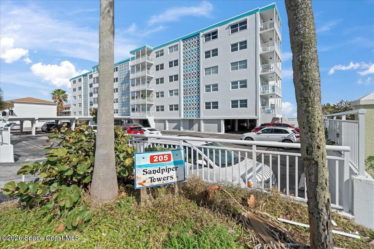 205 Highway A1a 302 photo 23