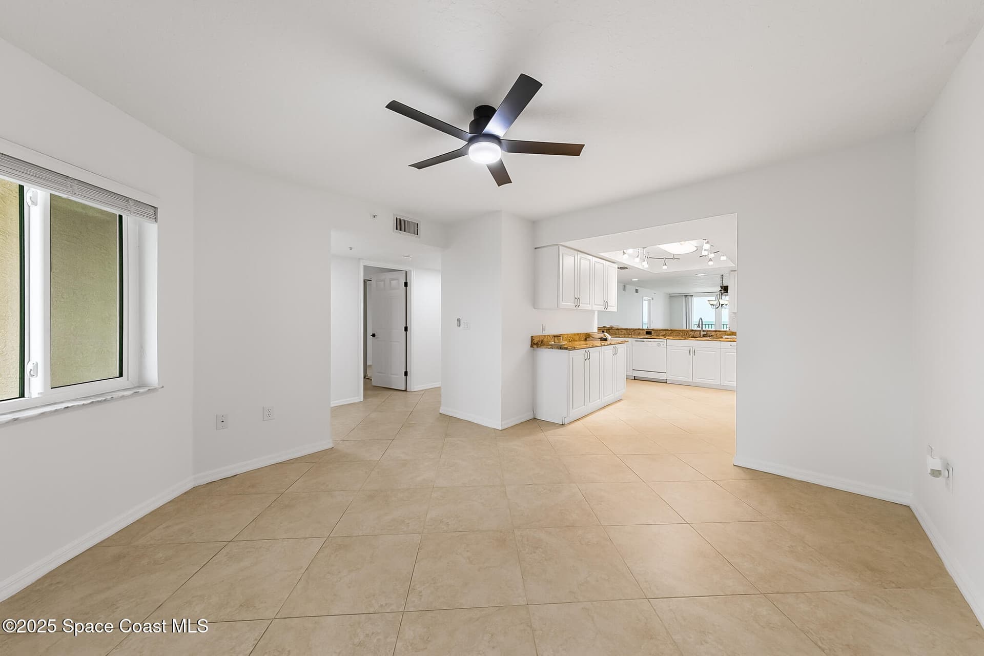 1505 N Highway A1a 502 photo 25