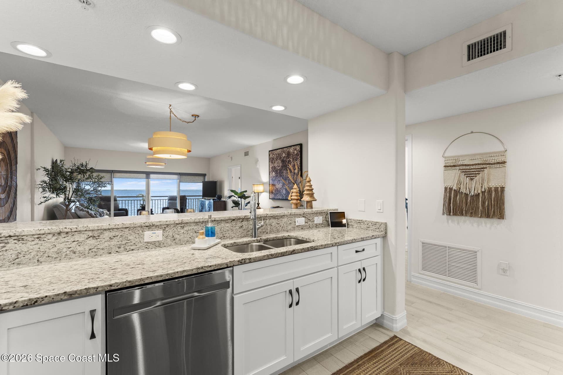1805 Riverside Drive 503 photo 10