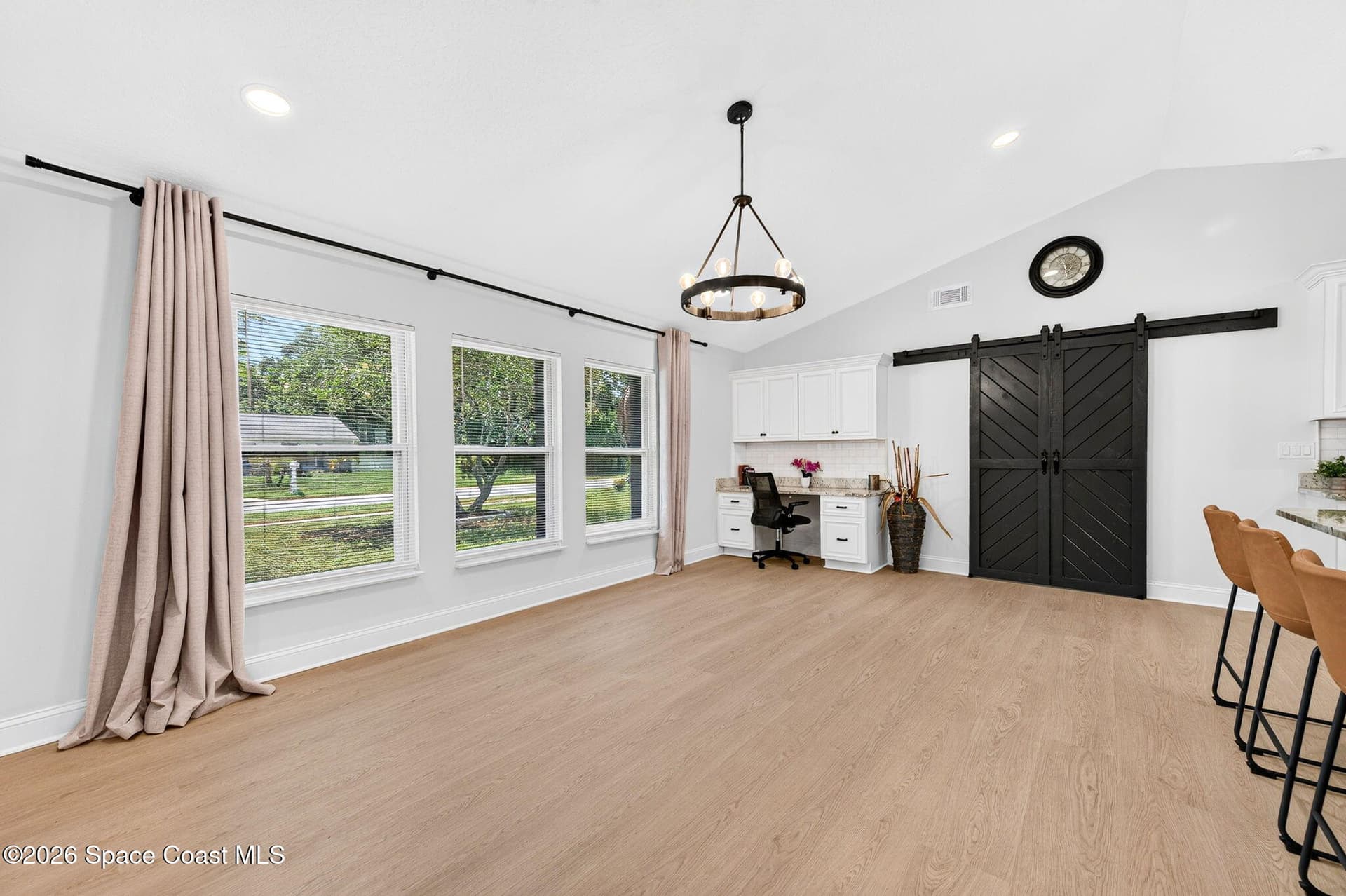 2860 Raintree Lake Circle S photo 10