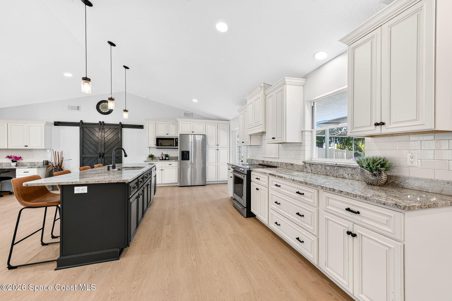 2860 Raintree Lake Circle S photo 13