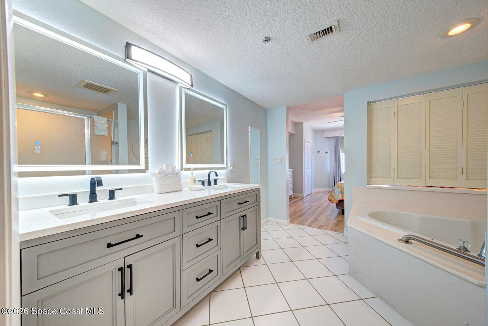 350 N Atlantic Avenue 2328 photo 25