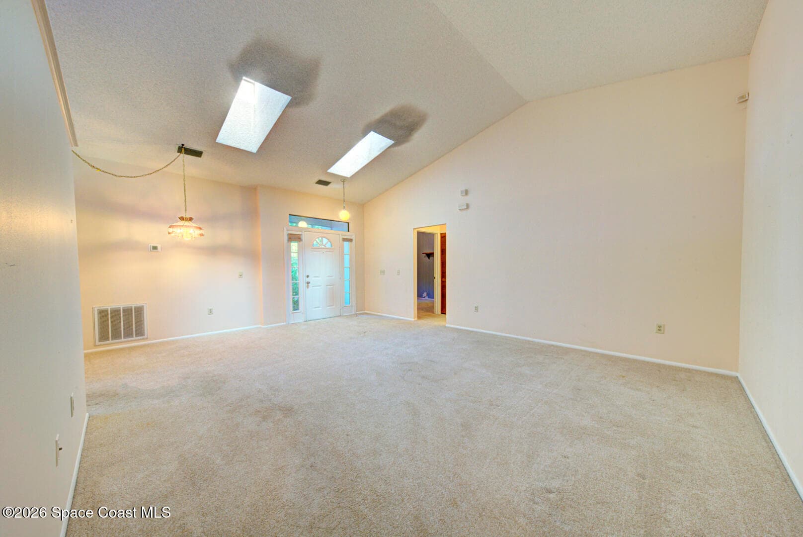 1607 Clover Circle photo 7