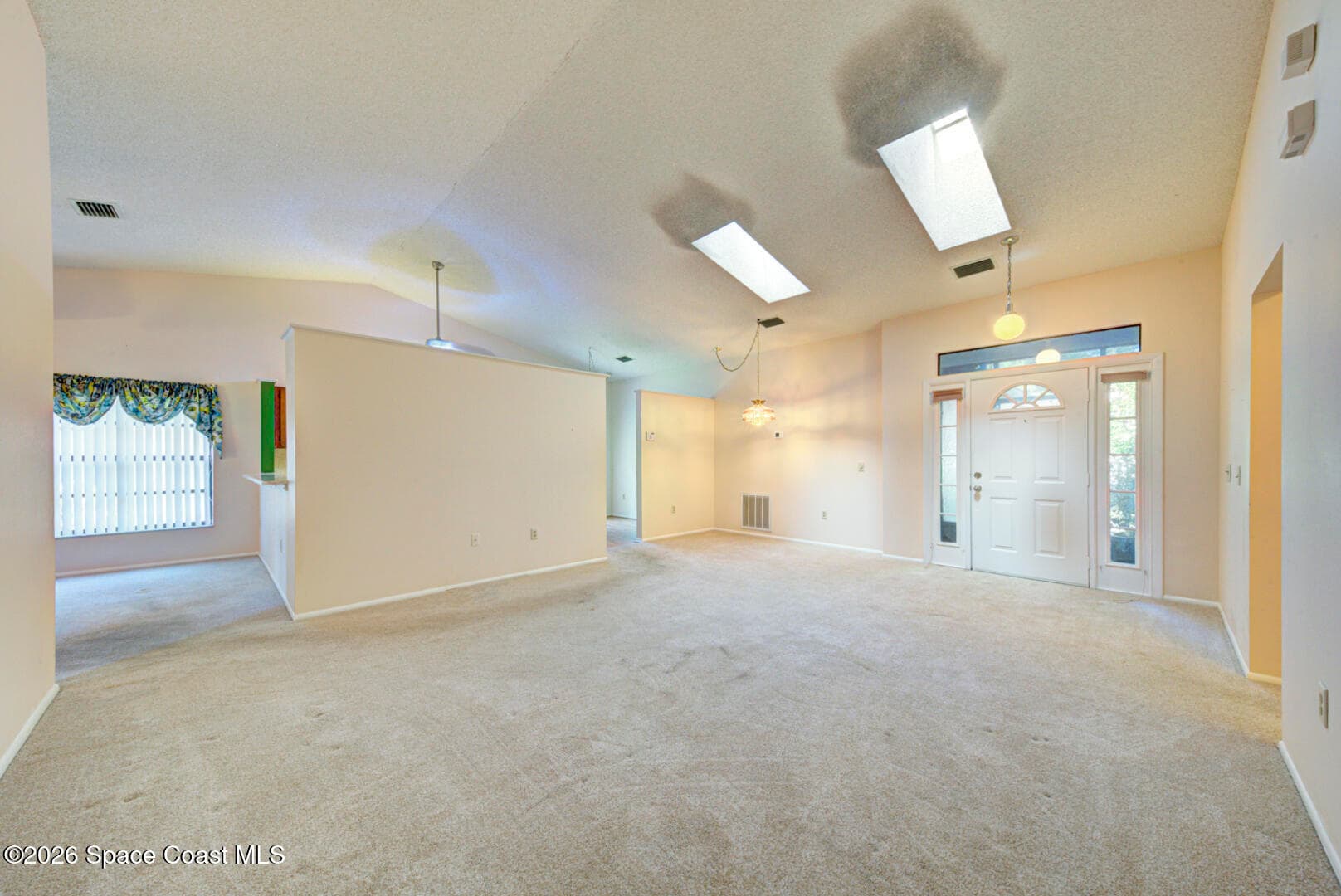 1607 Clover Circle photo 8