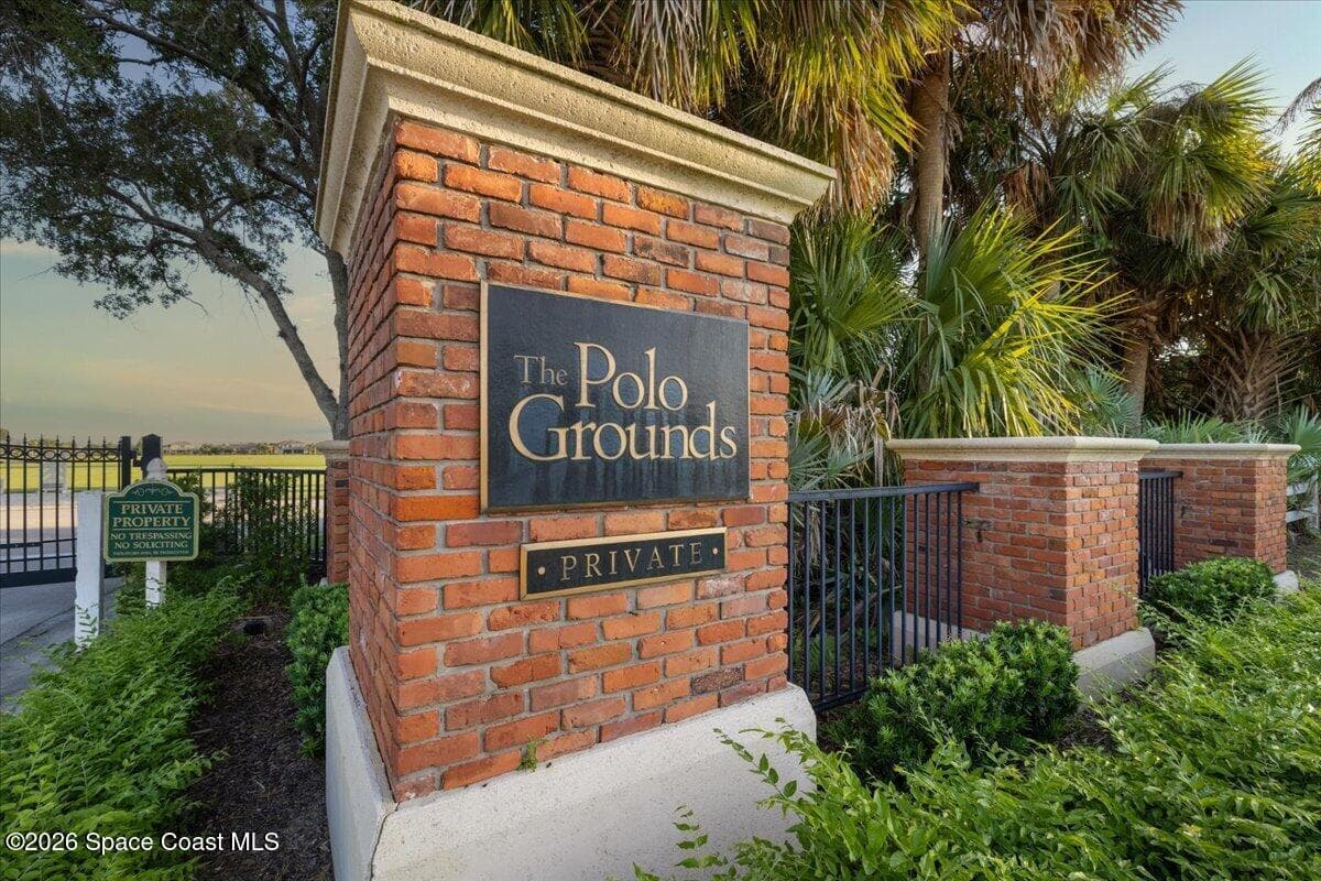 1023 W Polo Grounds Drive photo 20