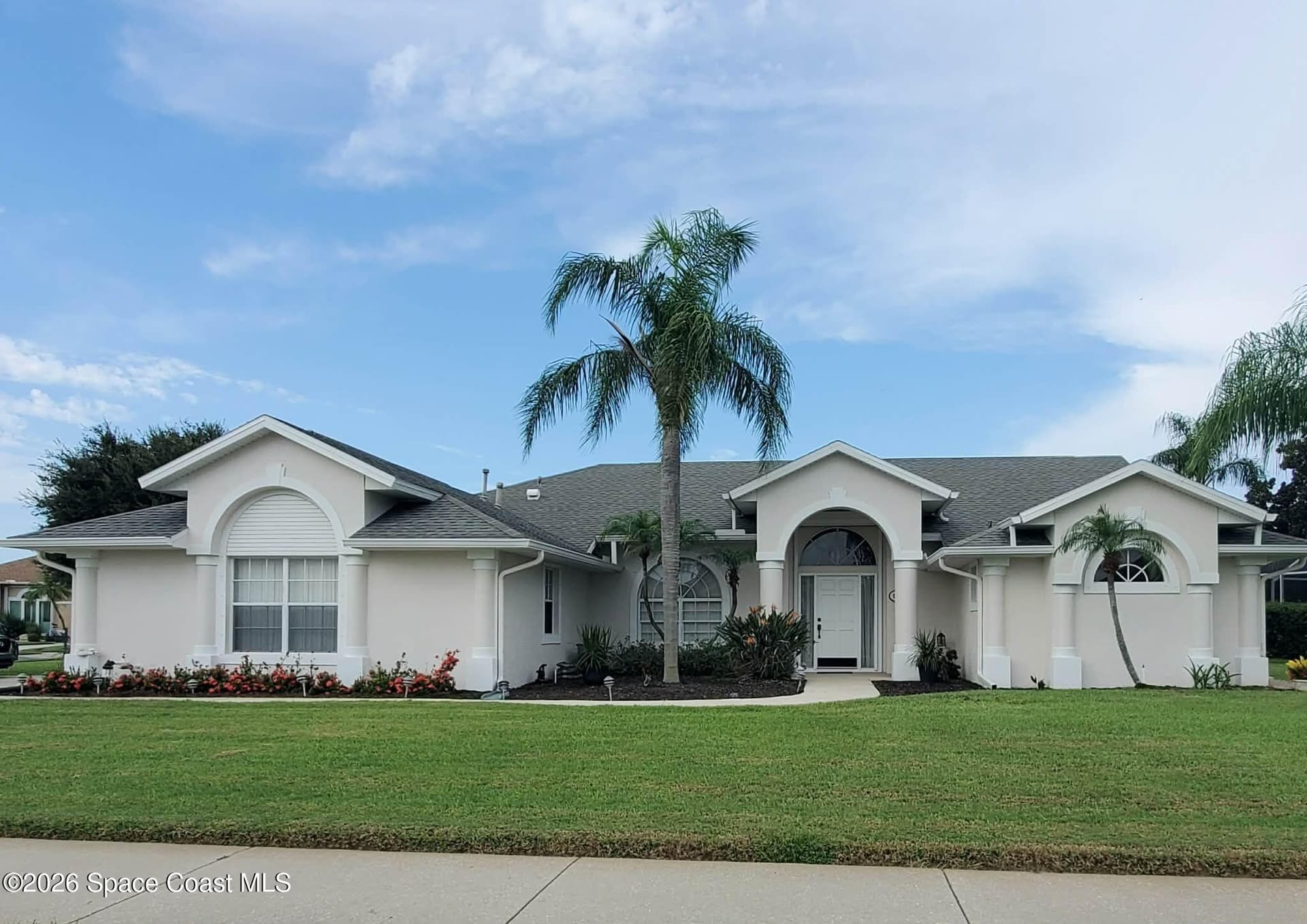 1004 Heatherwood Way photo 2