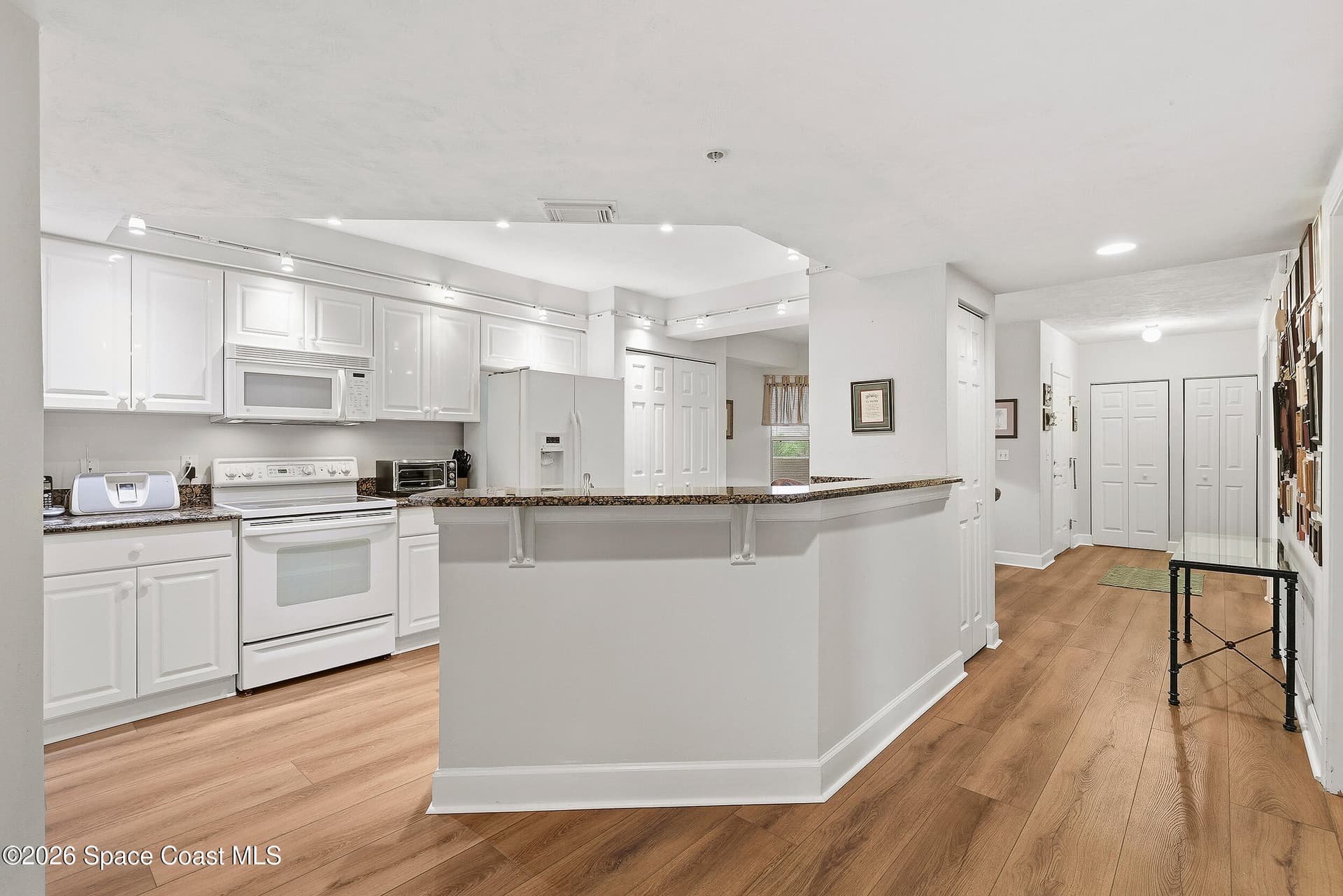 426 Bouchelle Drive 301 photo 9