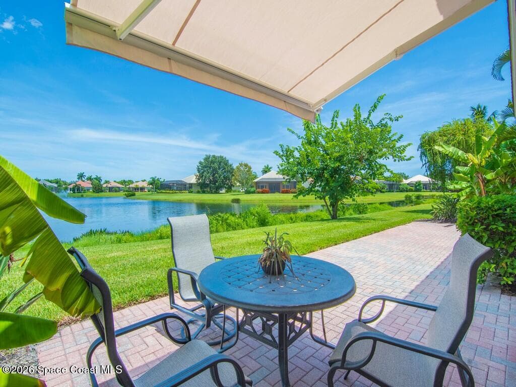 1208 River Wind Circle photo 2