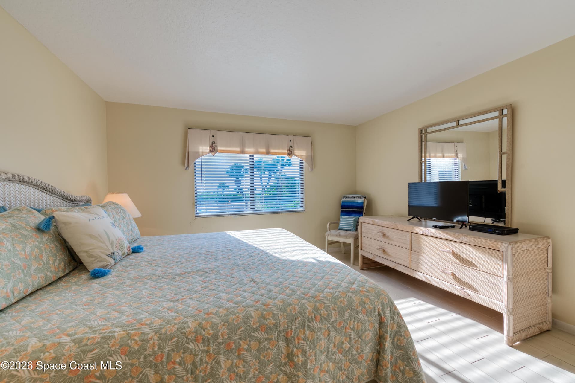 7520 Ridgewood Avenue 208 photo 14