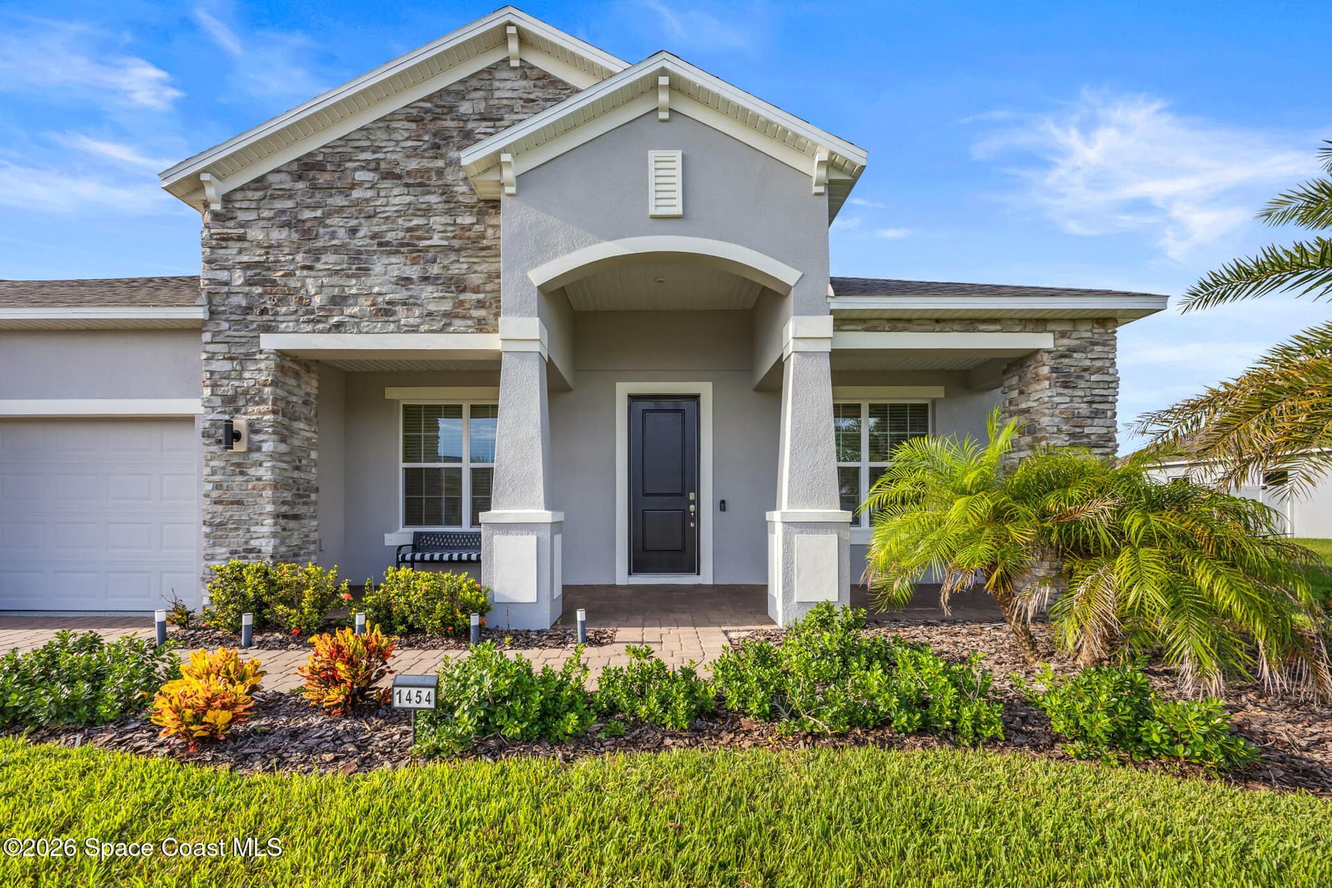 1454 Omega Lane photo 2