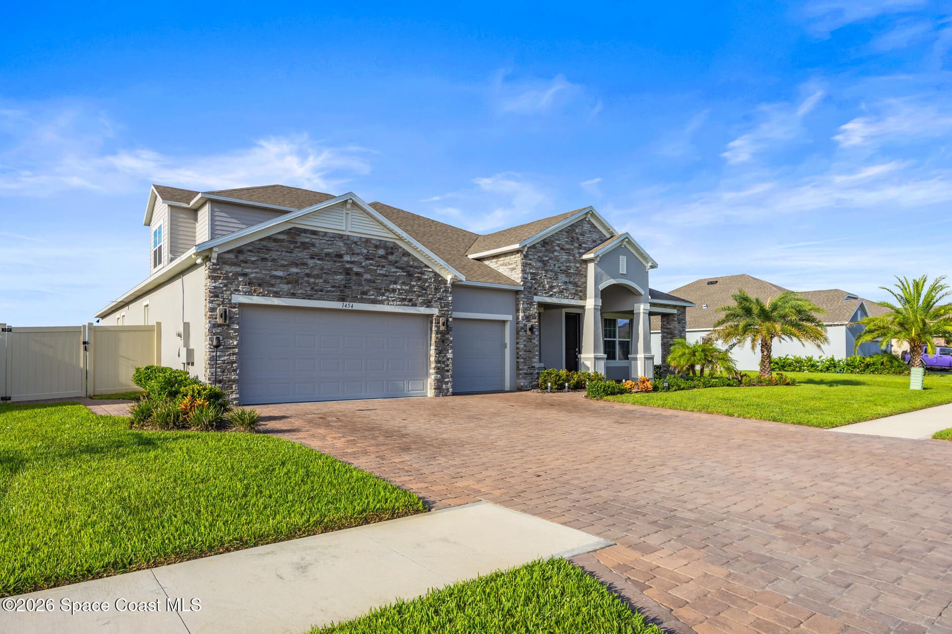 1454 Omega Lane photo 3