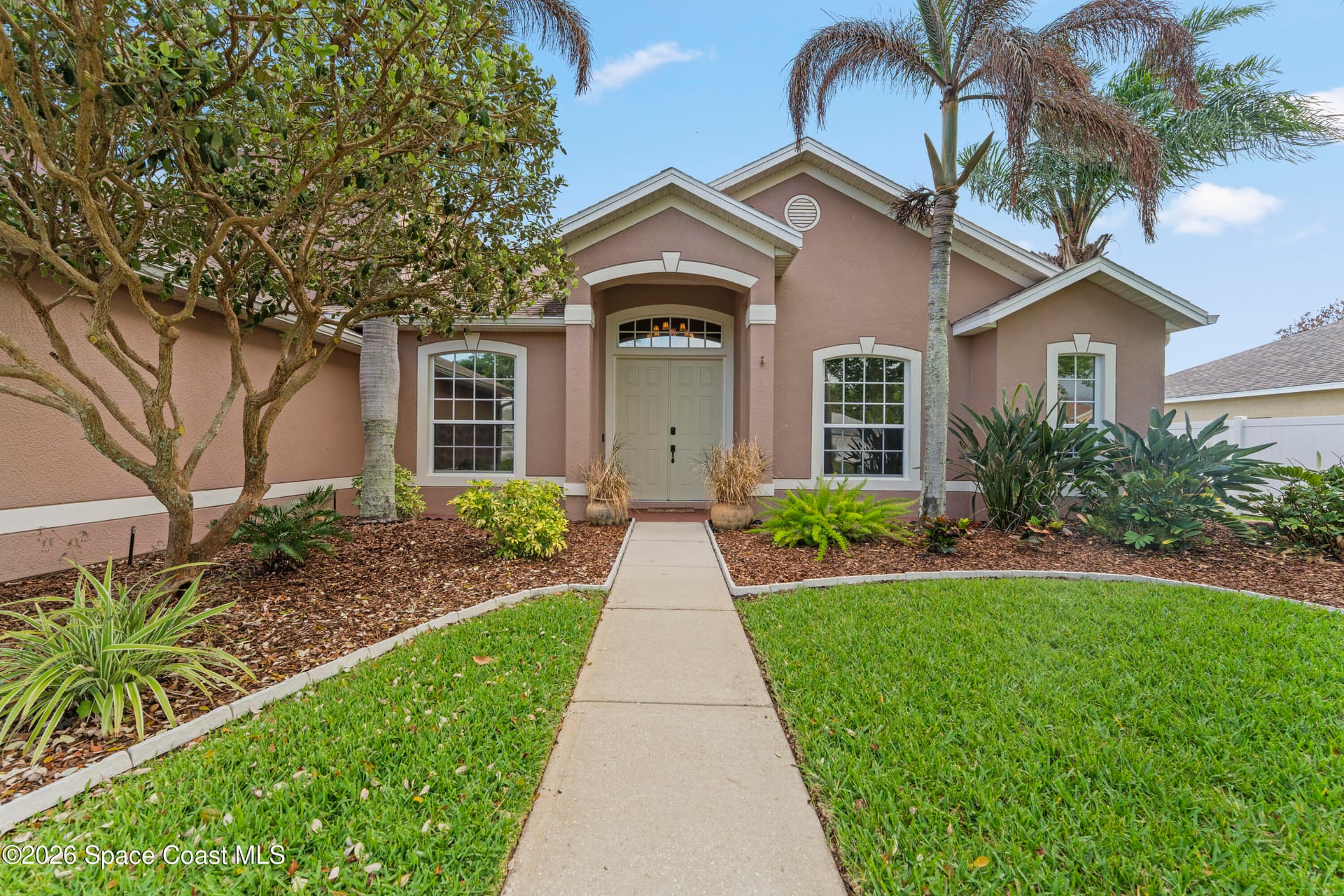 385 Tunbridge Drive photo 3