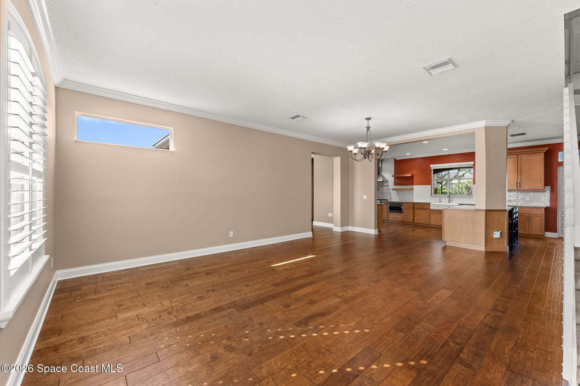 889 Woodbine Drive photo 7