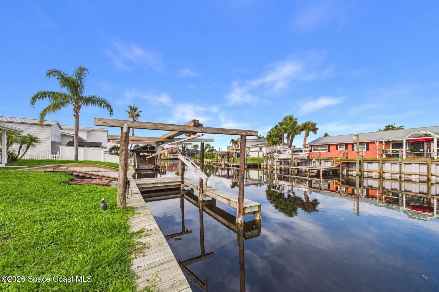 1570 Bream Street photo 4
