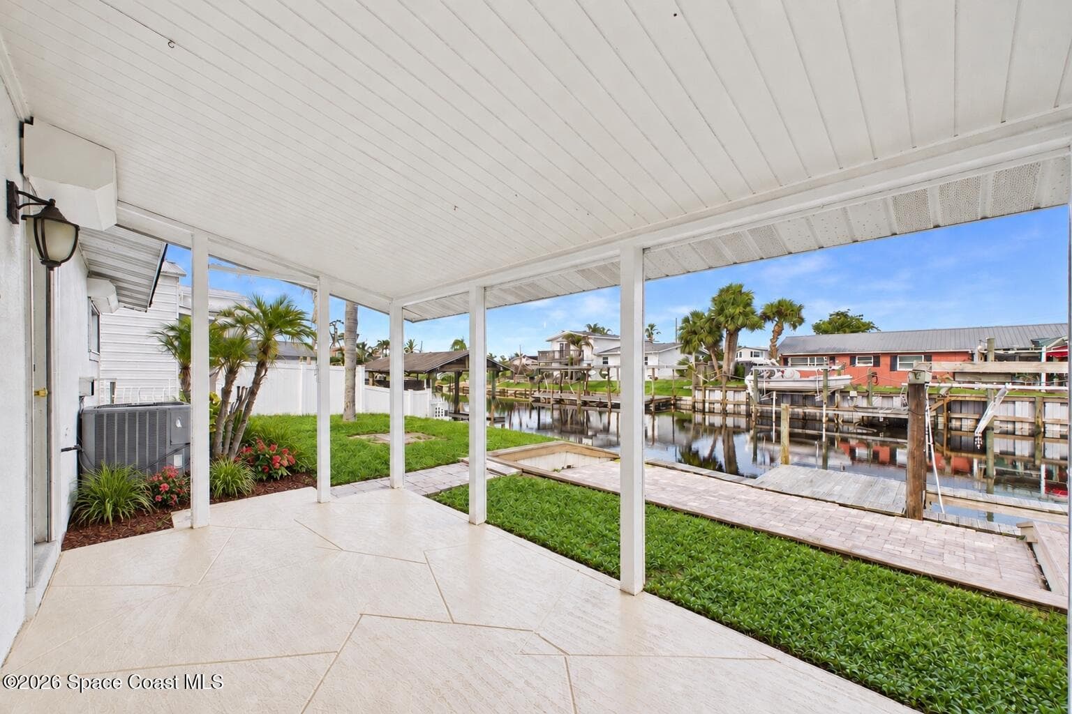 1570 Bream Street photo 10