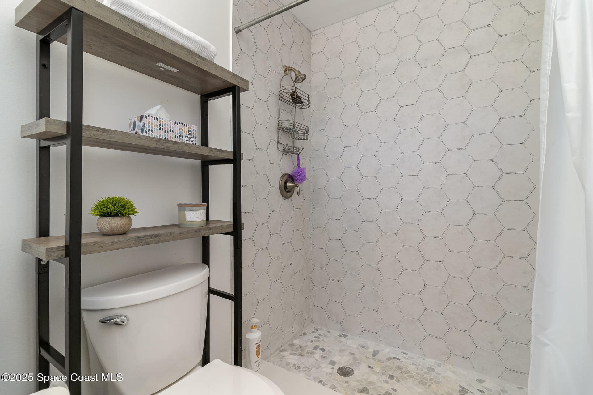 107 Deleon Road photo 18