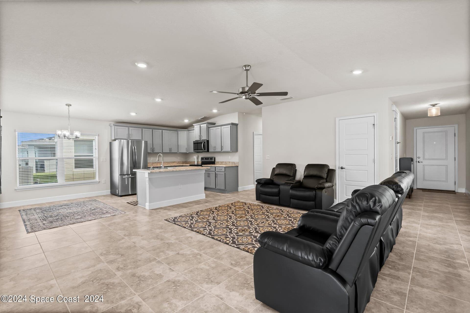 1276 Canfield Circle SE photo 2