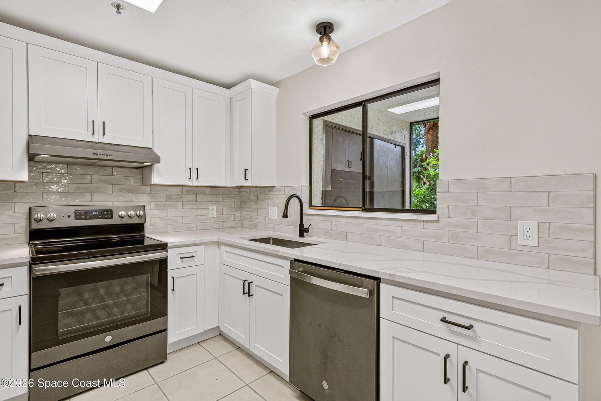 7821 Maplewood Drive 402 photo 18