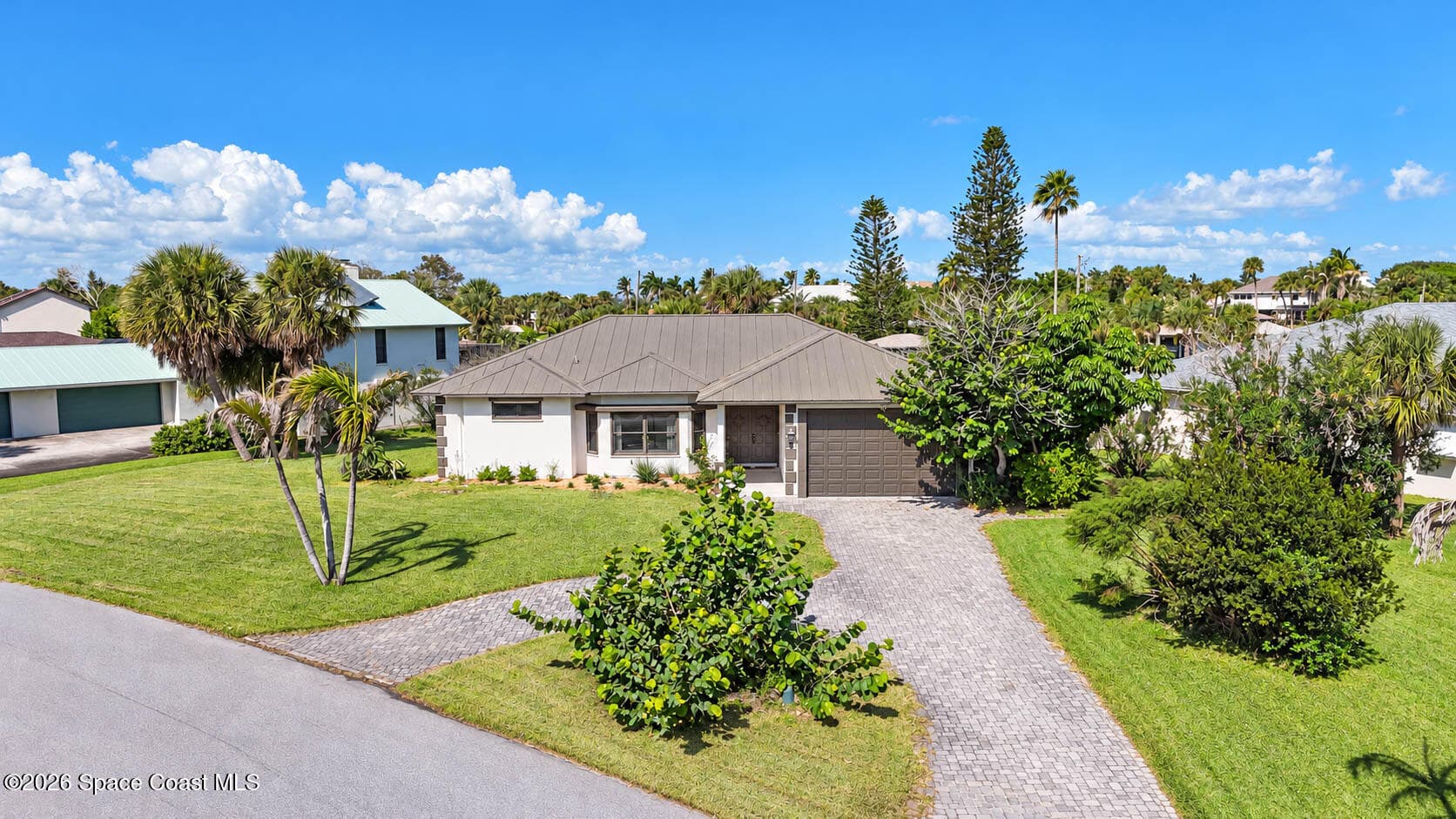 380 Lakeview Drive photo 4
