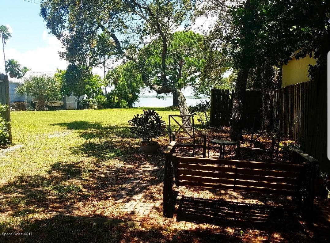 1095 Newfound Harbor Drive photo 4