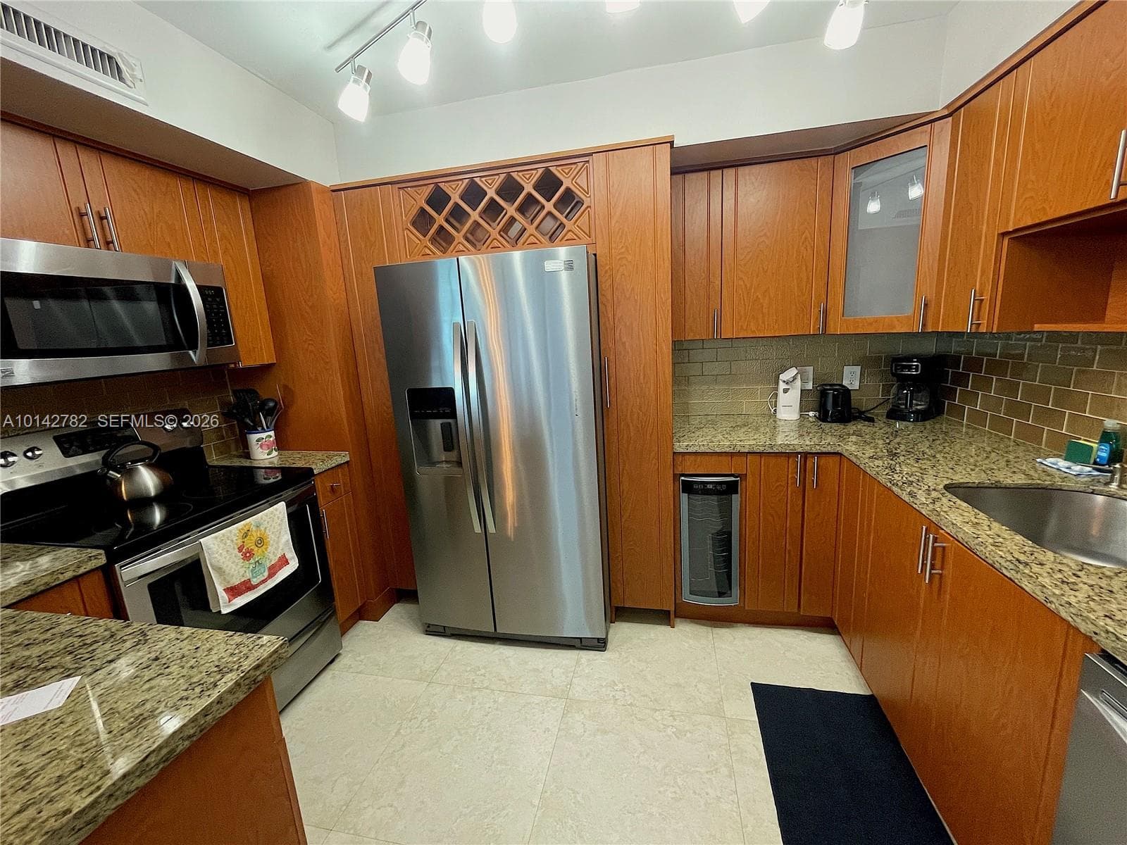 3505 S Ocean Dr 1415 photo 2